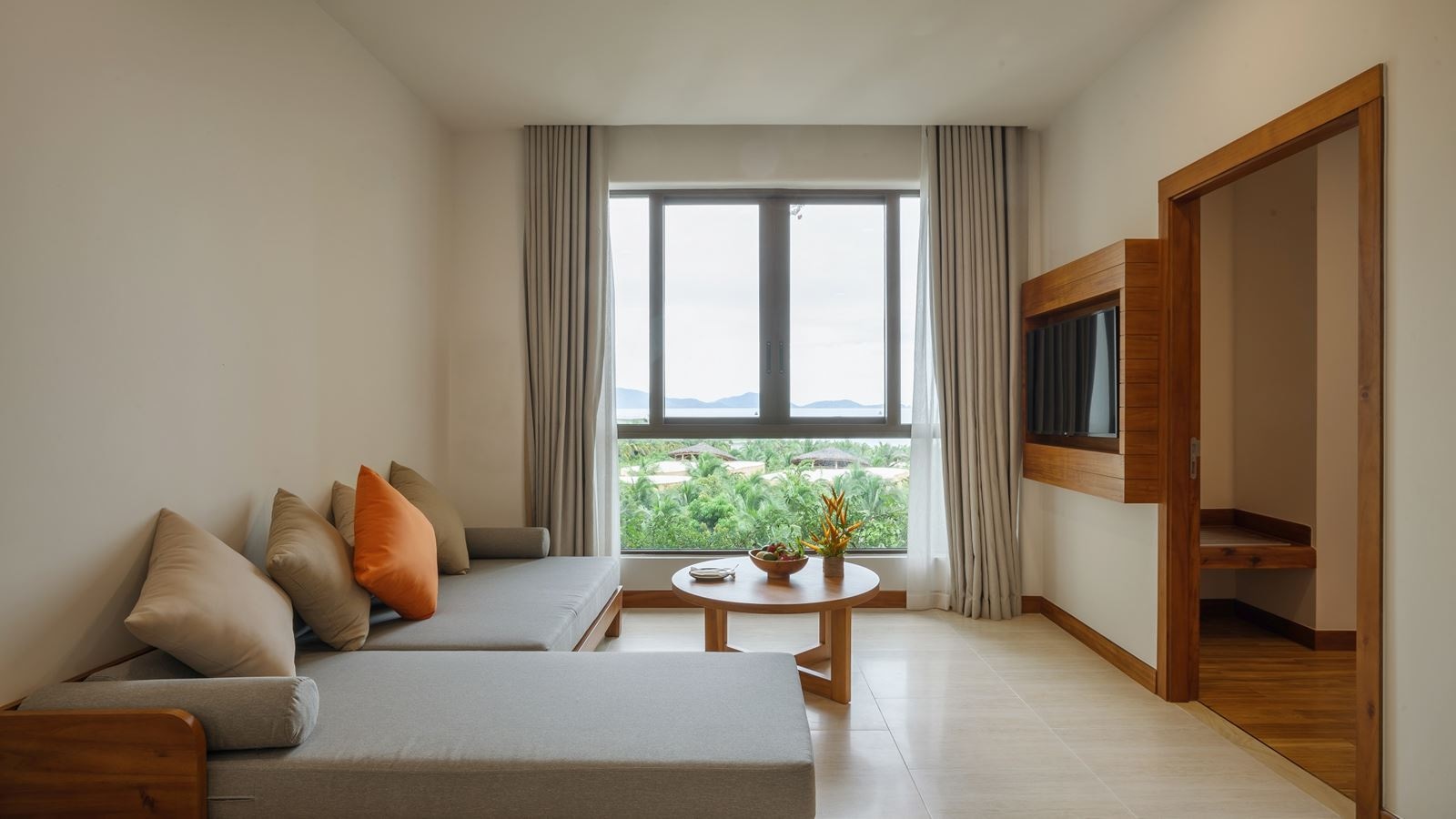 rooms-suite-1-bedroom-gardenview