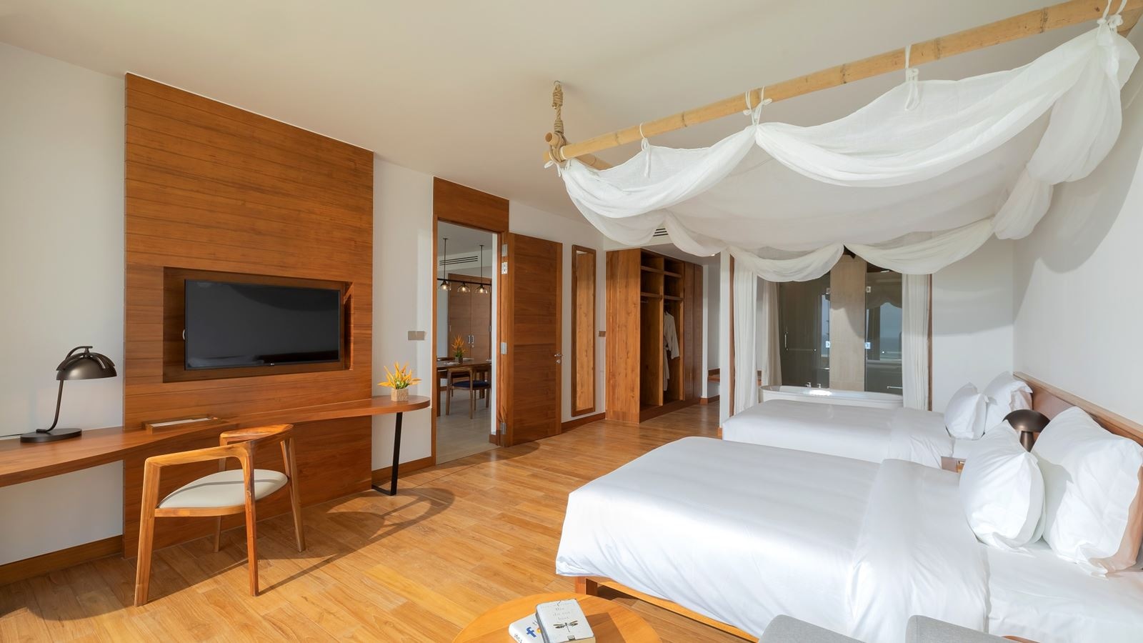 rooms-seaview-sky-pool-villa--family