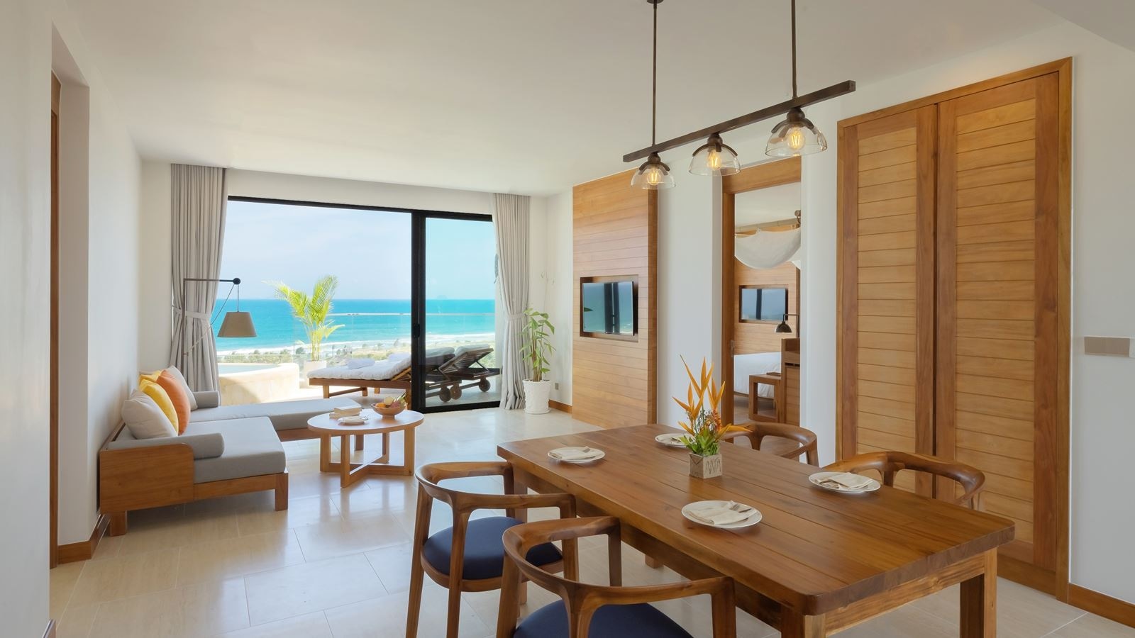 rooms-seaview-sky-pool-villa--family