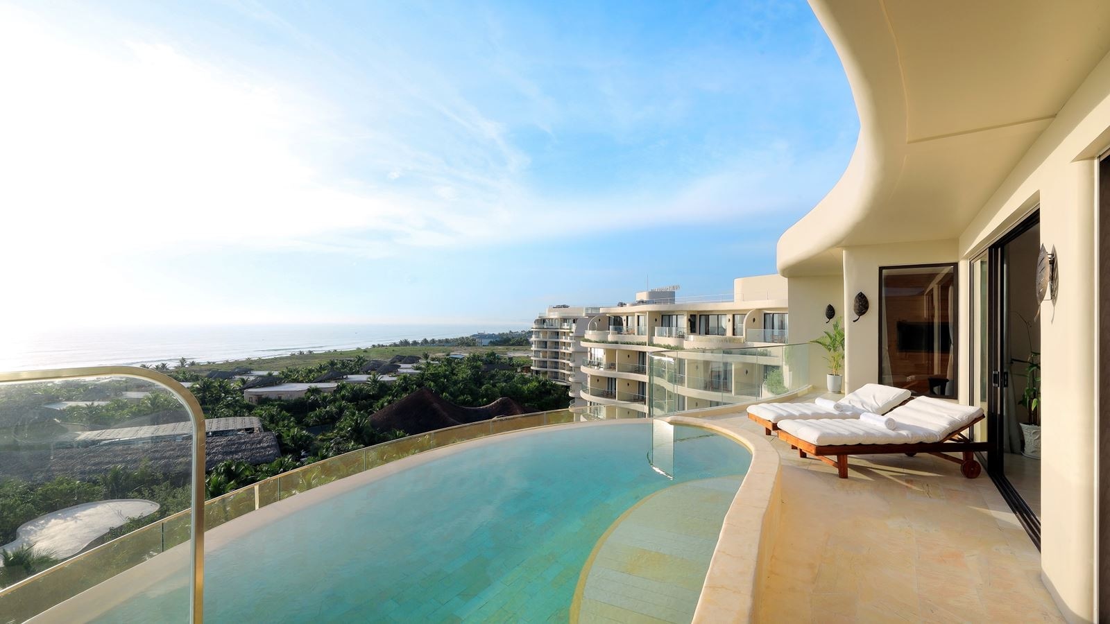 rooms-premium-seaview-sky-pool-villa--family