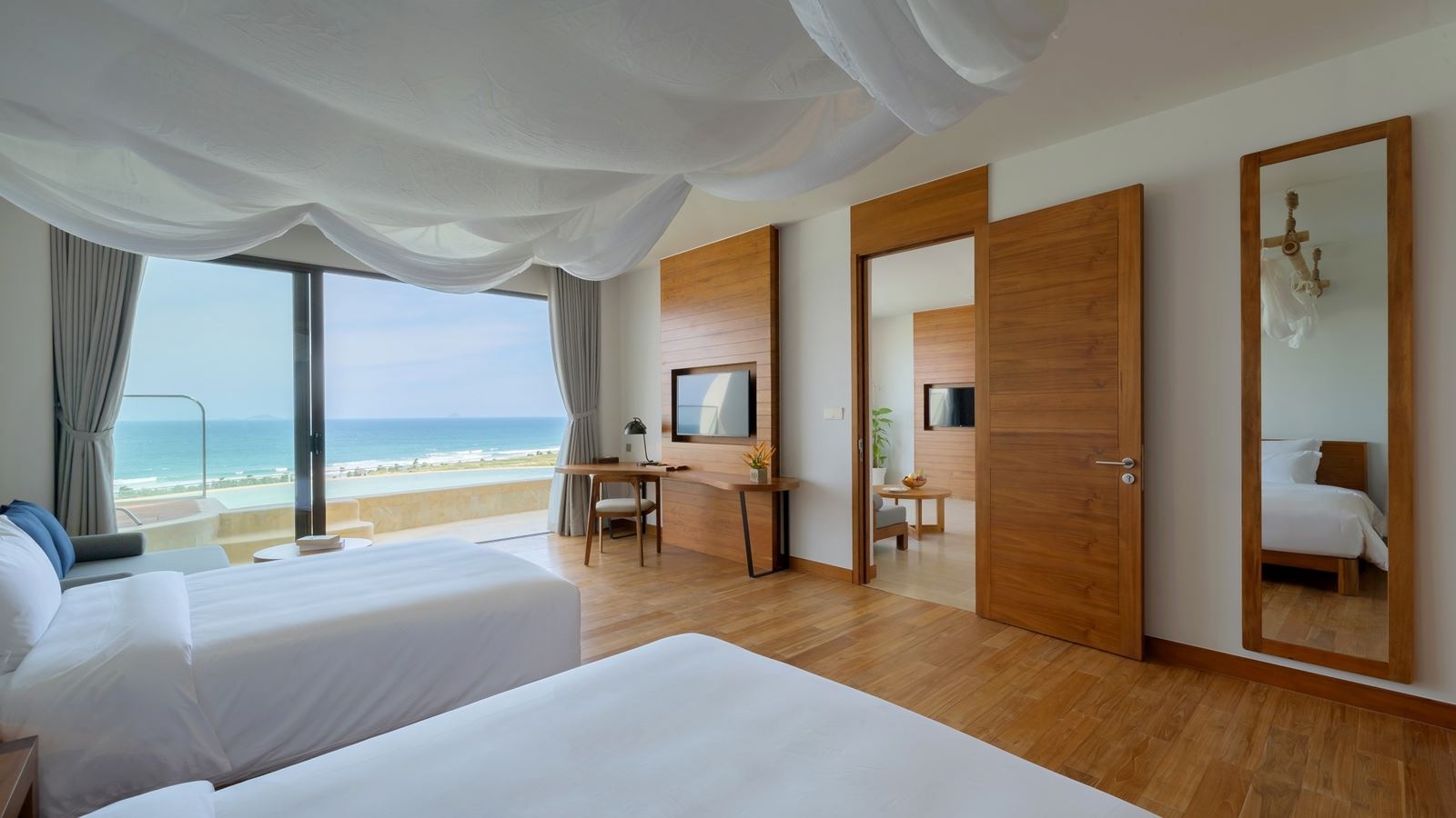 rooms-premium-seaview-sky-pool-villa--family