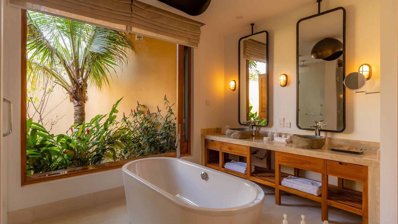 rooms-1-bedroom-beachfront-pool-villa