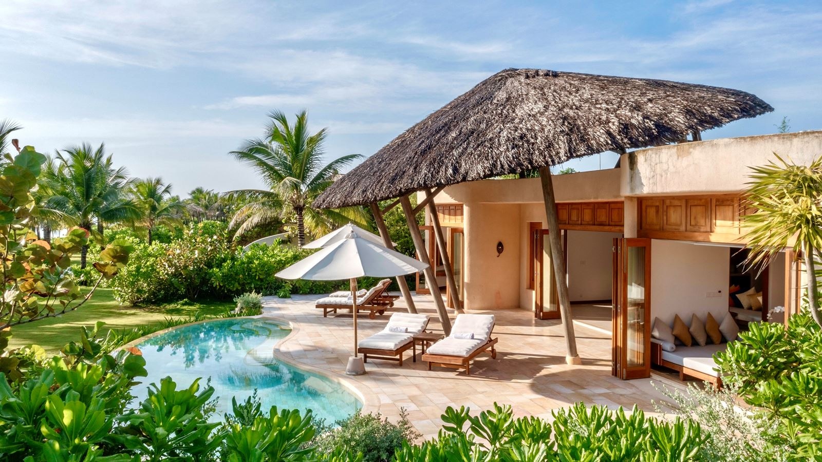 rooms-4-bedroom-beachfront-pool-villa