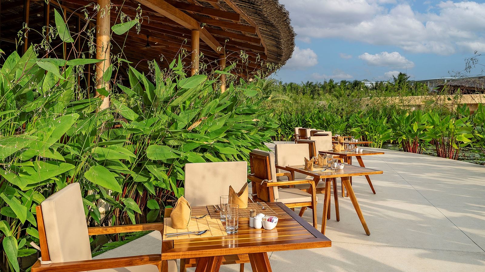 restaurants-ana-sand-house