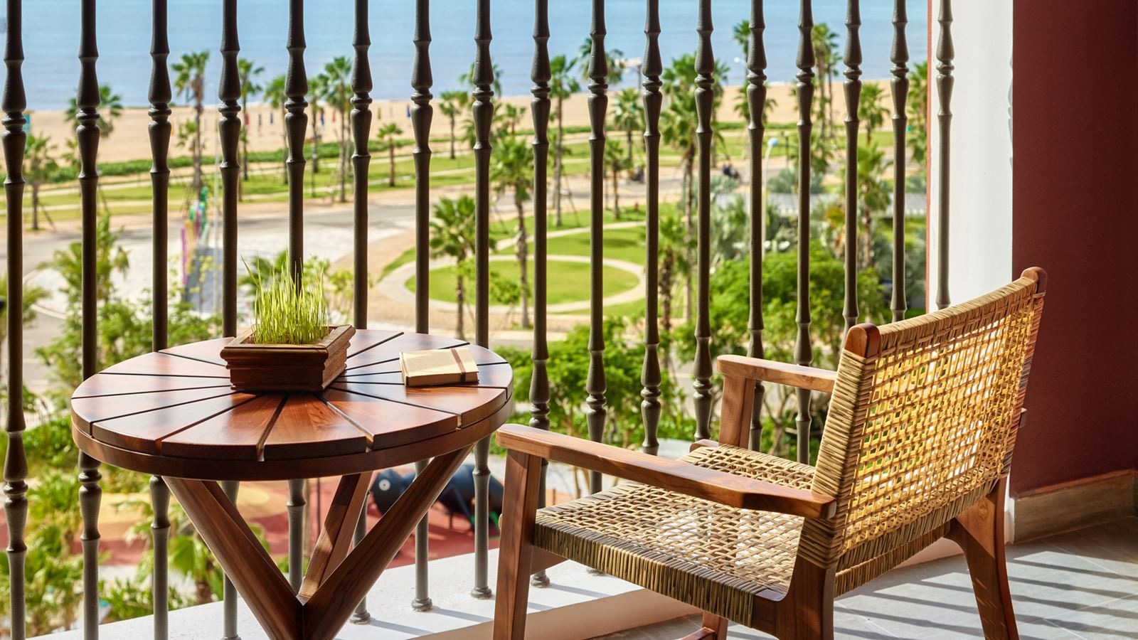 rooms-deluxe-with-seaview