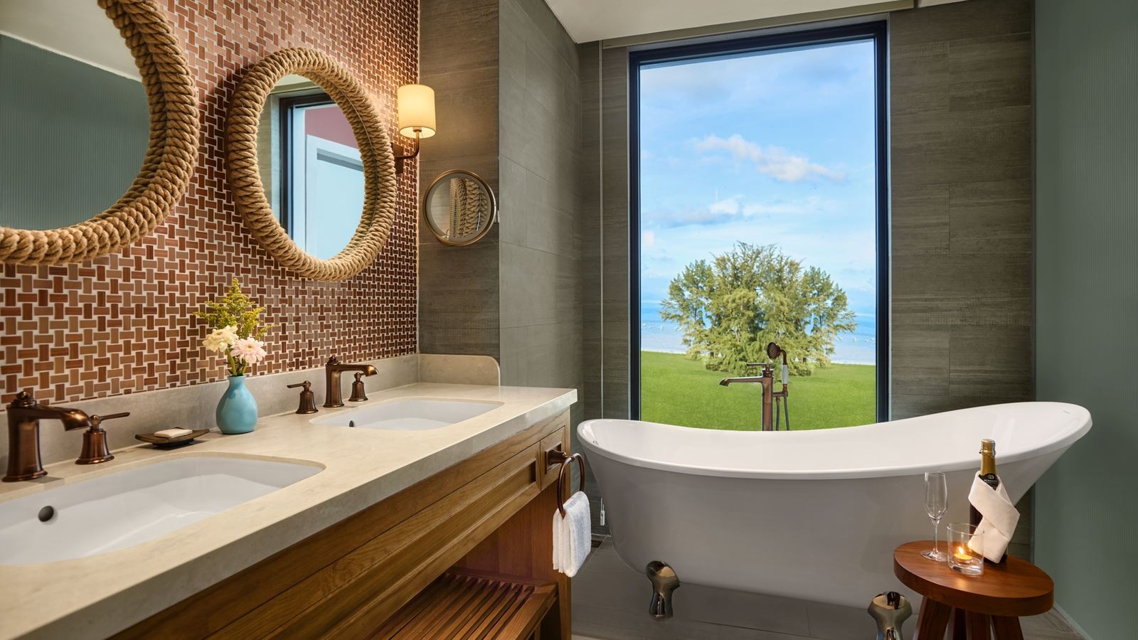 rooms-admiral-suite-with-oceanfront