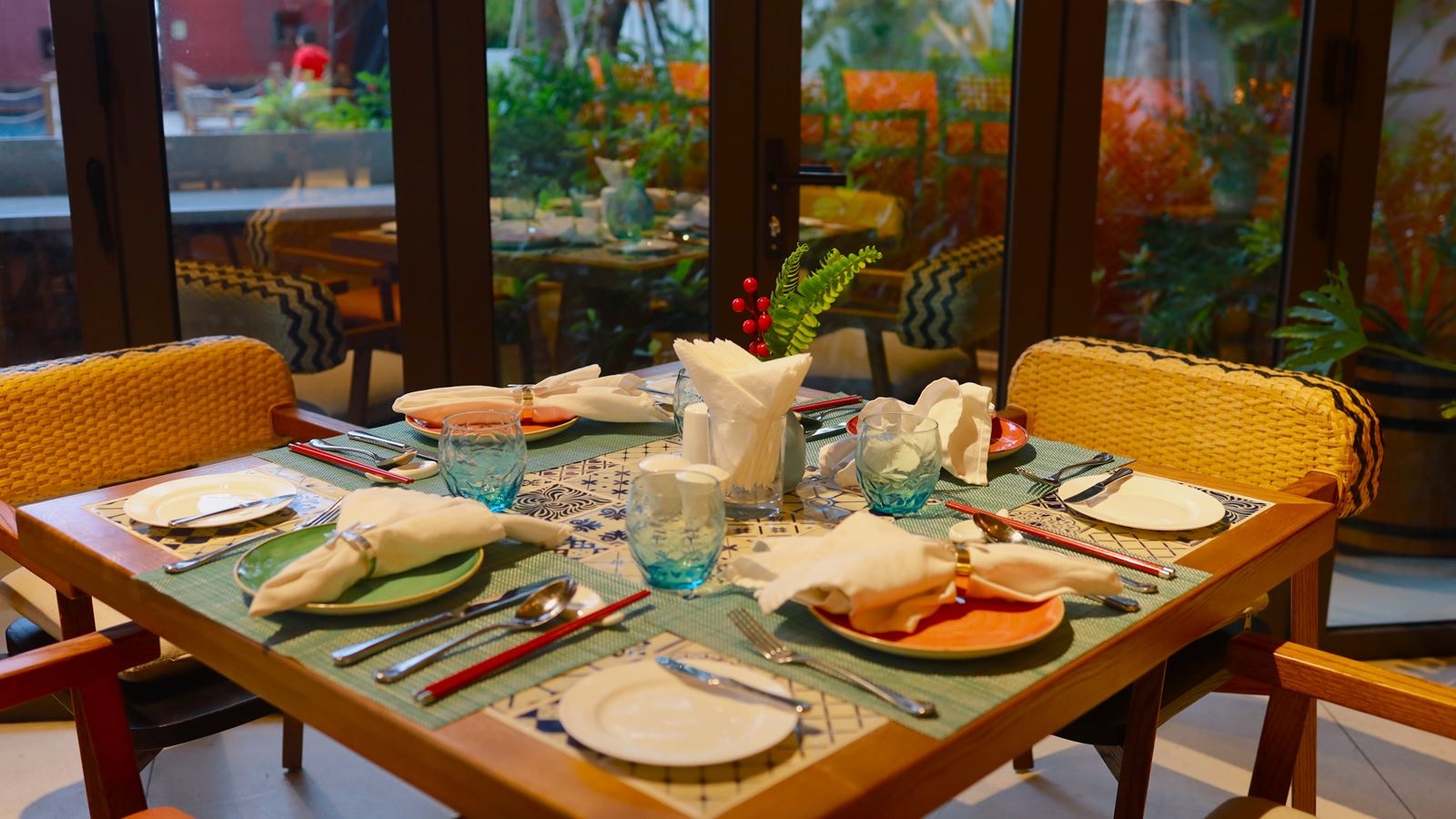 restaurants-black-pearl-restaurant--bar