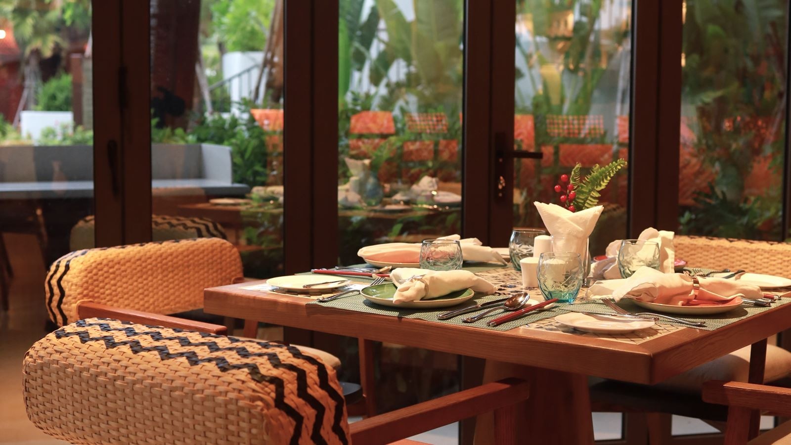 restaurants-black-pearl-restaurant--bar