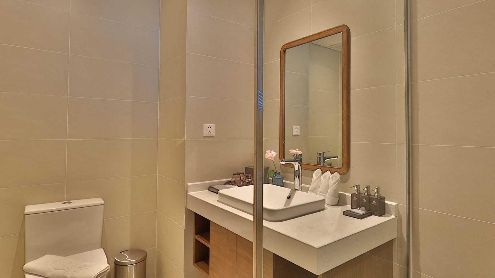 rooms-deluxe-seaview-with-balcony-child-without-extra-bed