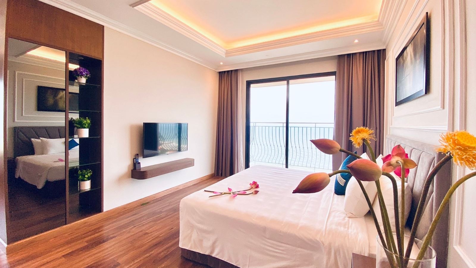 rooms-family-suite-seaview-with-balcony