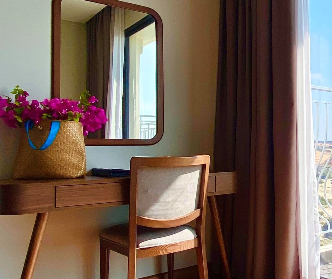 rooms-deluxe-seaview-with-balcony