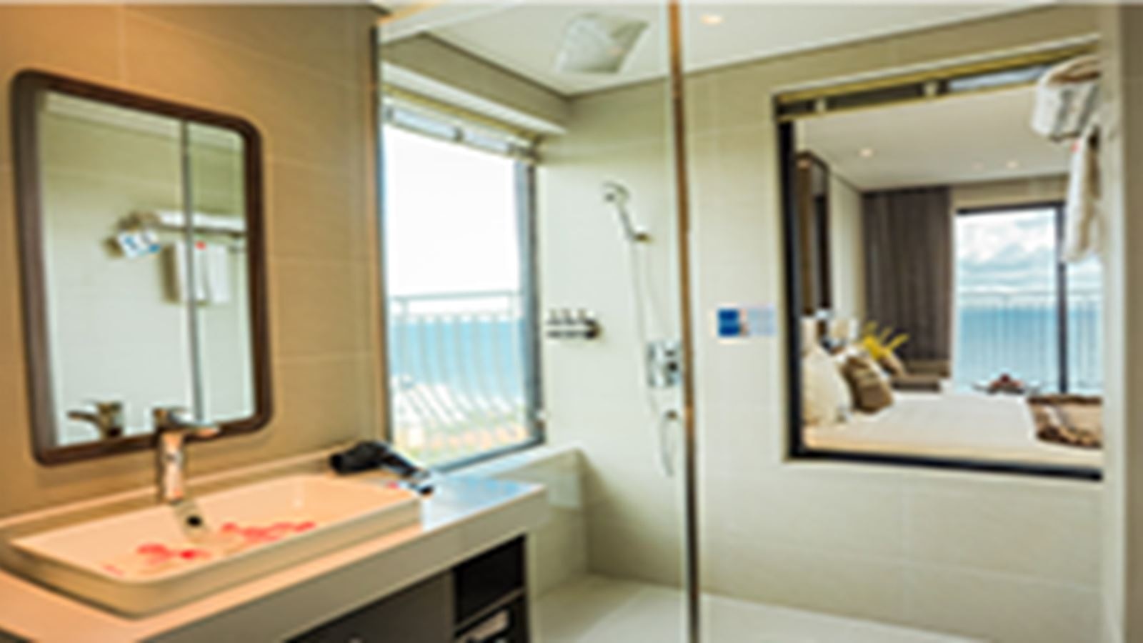rooms-executive-double-ocean-view-child-without-extra-bed