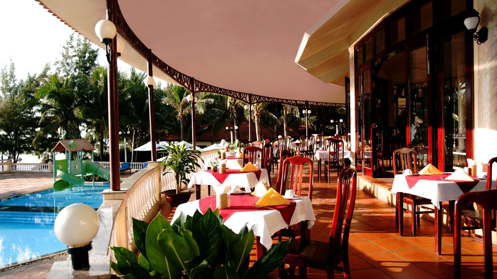 restaurants-restaurant