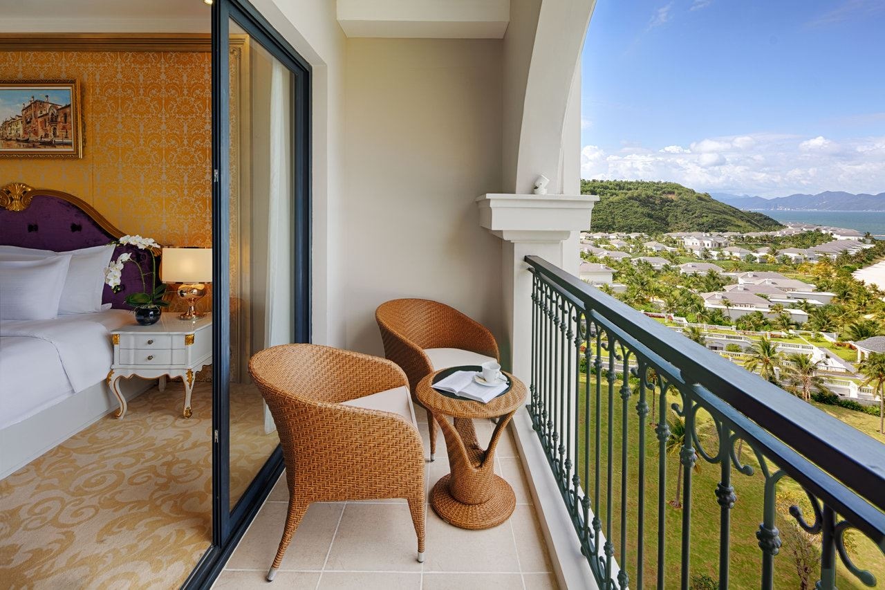 rooms-executive-suite-ocean-view