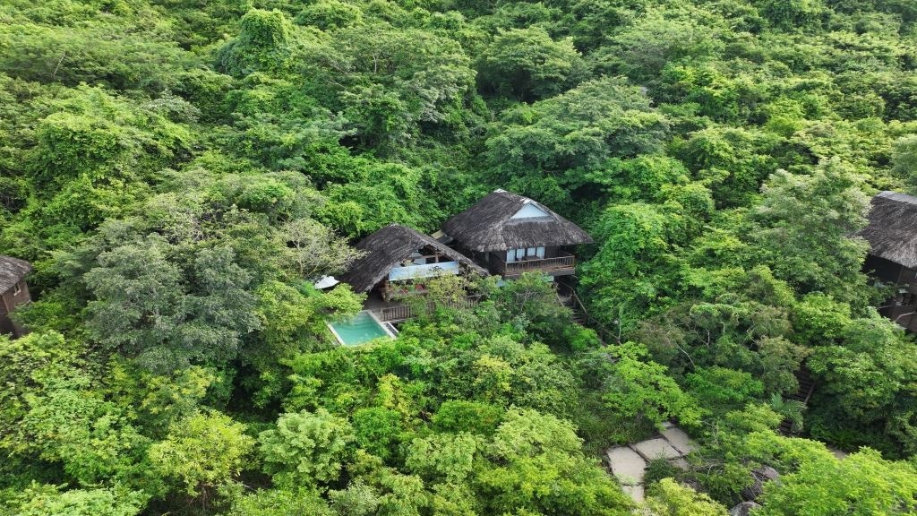 rooms-hill-rock-pool-villa
