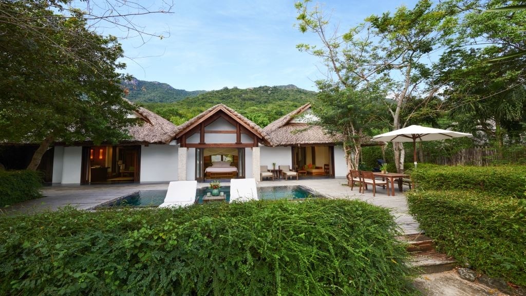 rooms-beach-pool-villa-two-bedrooms