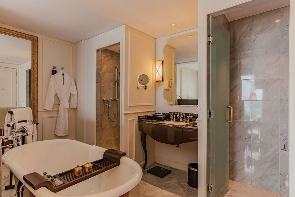 rooms-grand-deluxe-room