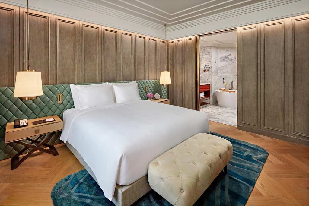 rooms-executive-suite-room