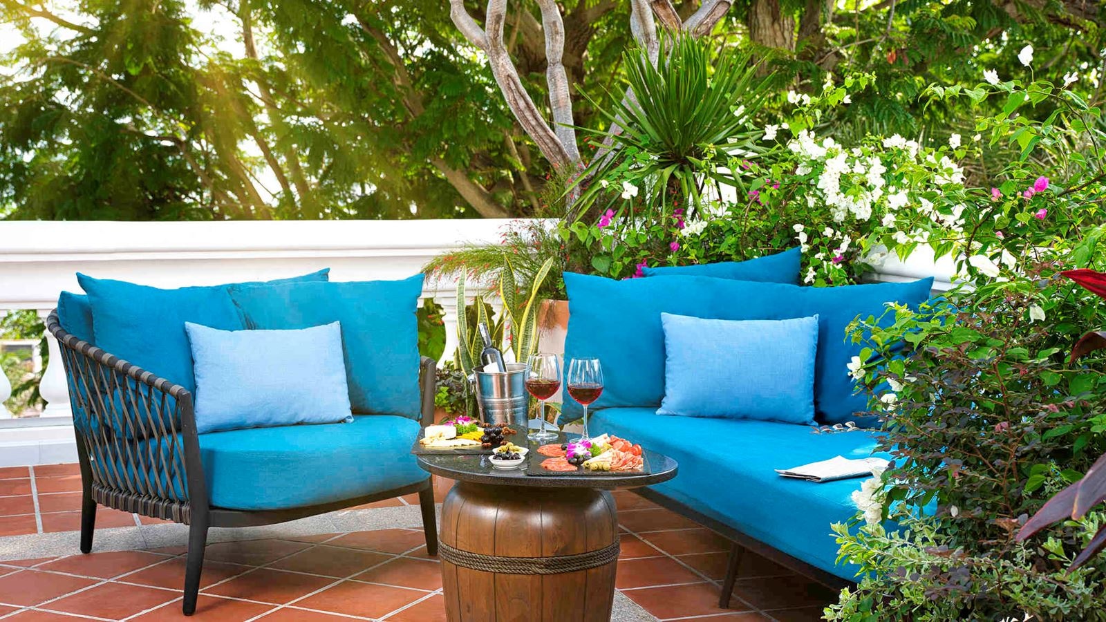 restaurants-breezes-restaurant