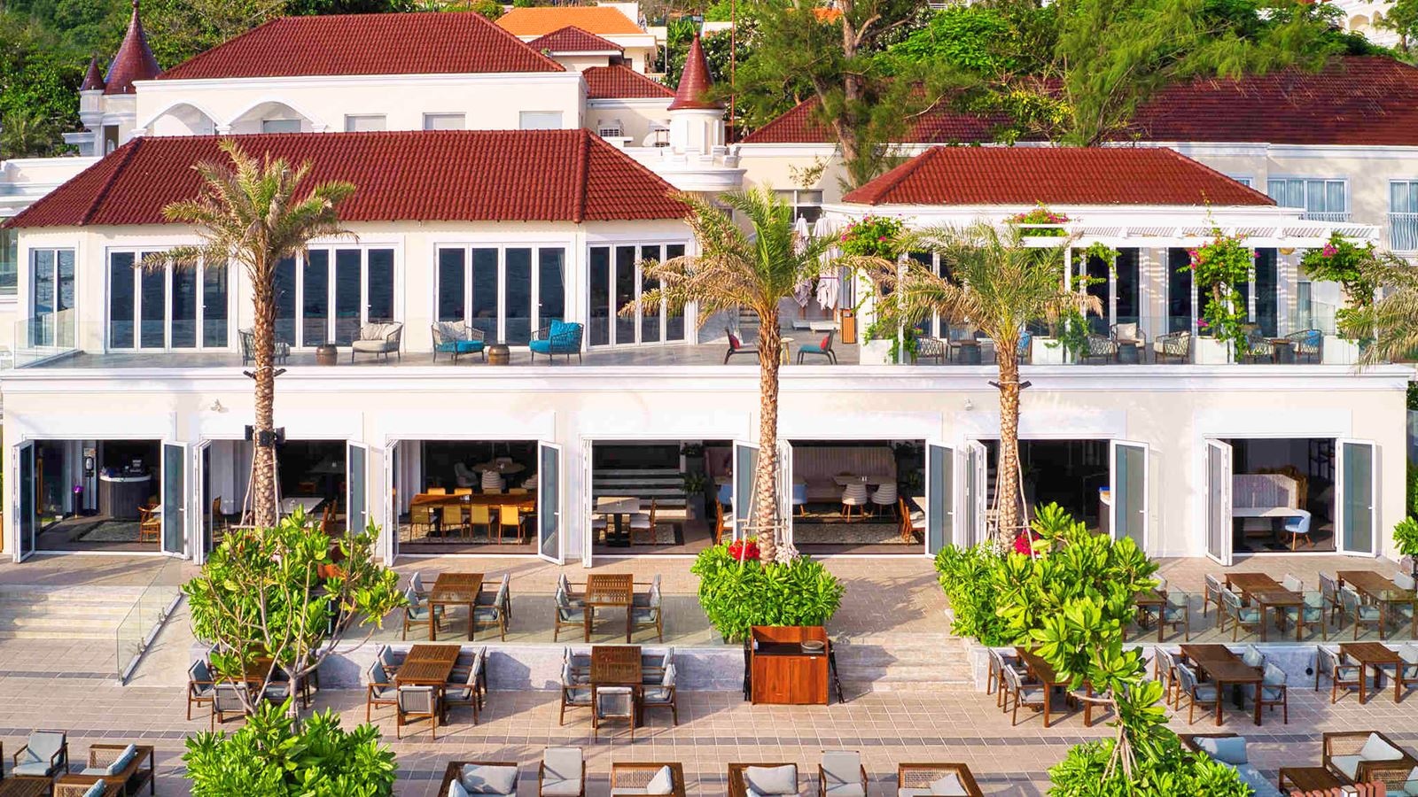 restaurants-breezes-restaurant