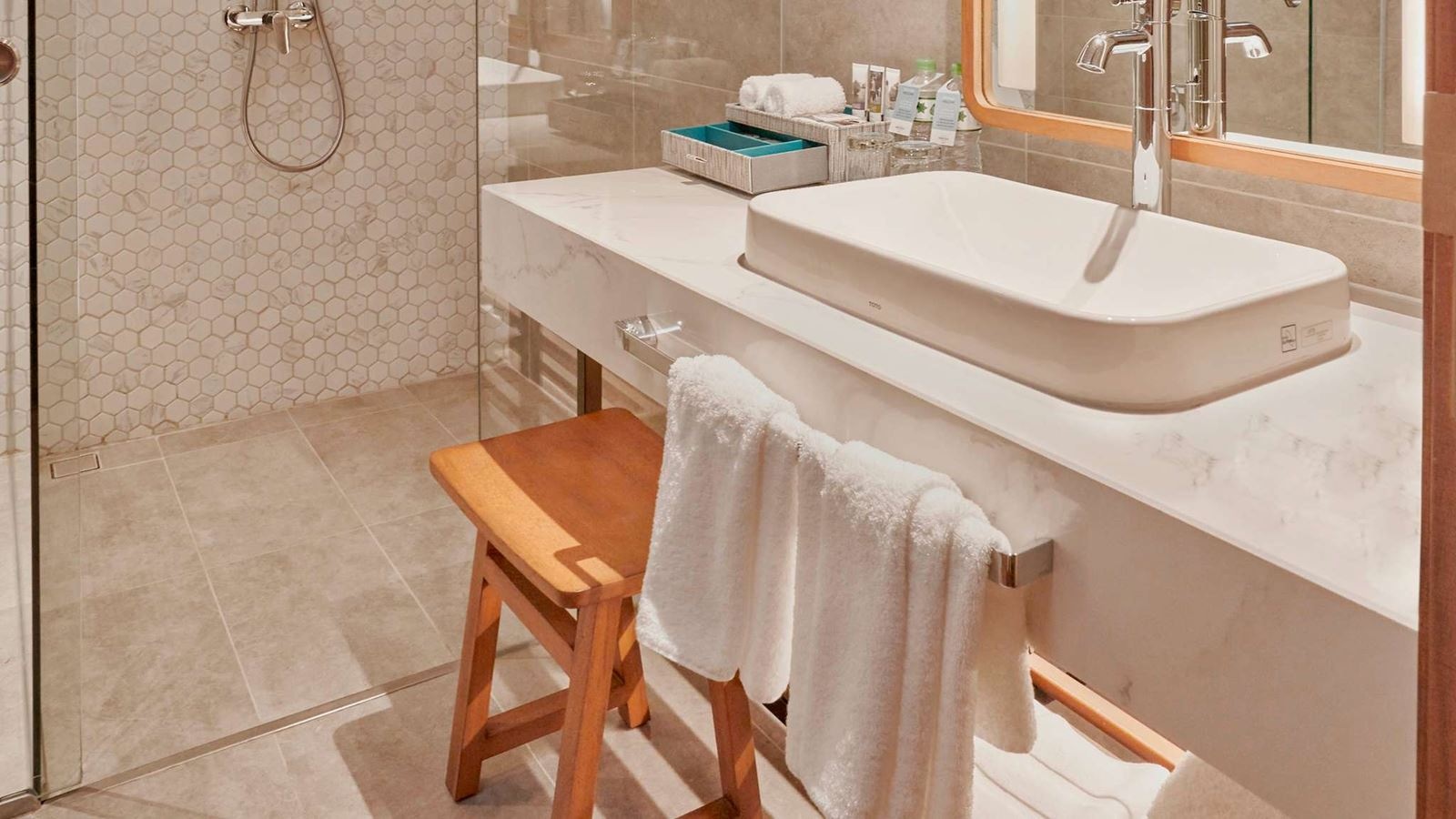 rooms-superior-hillside