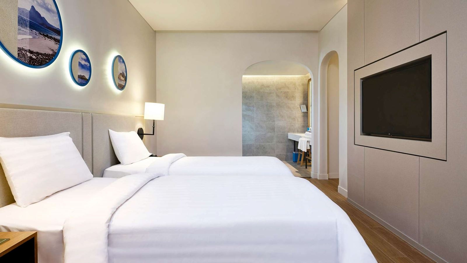 rooms-superior-hillside