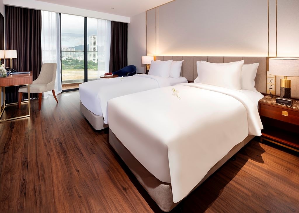 rooms-deluxe-seaview-with-balcony-child-without-extra-bed