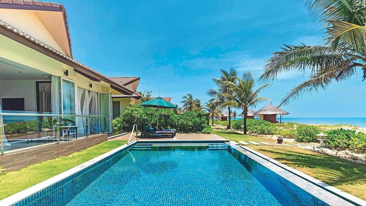 rooms-one-bedroom-ocean-front-pool-villa