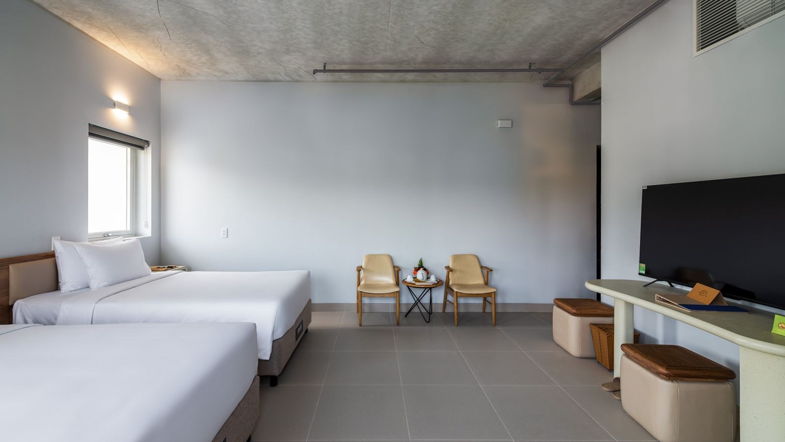 rooms-superior-with-window