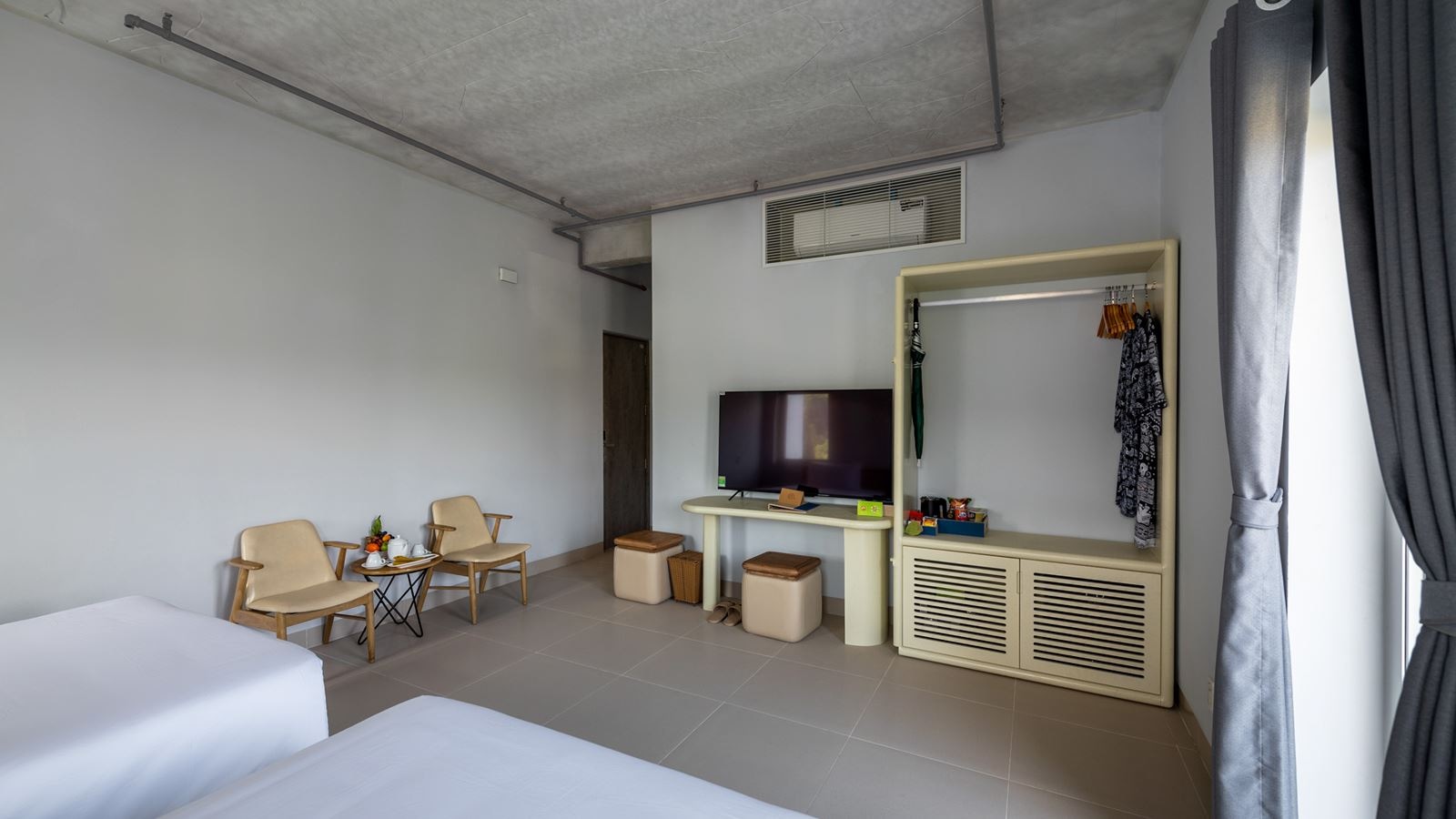 rooms-superior-with-window