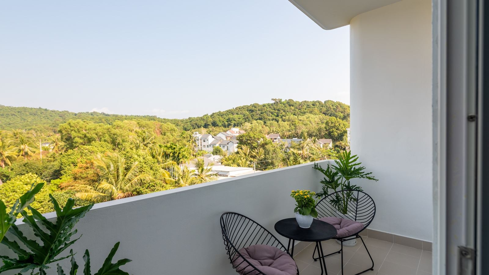 rooms-superior-with-balcony