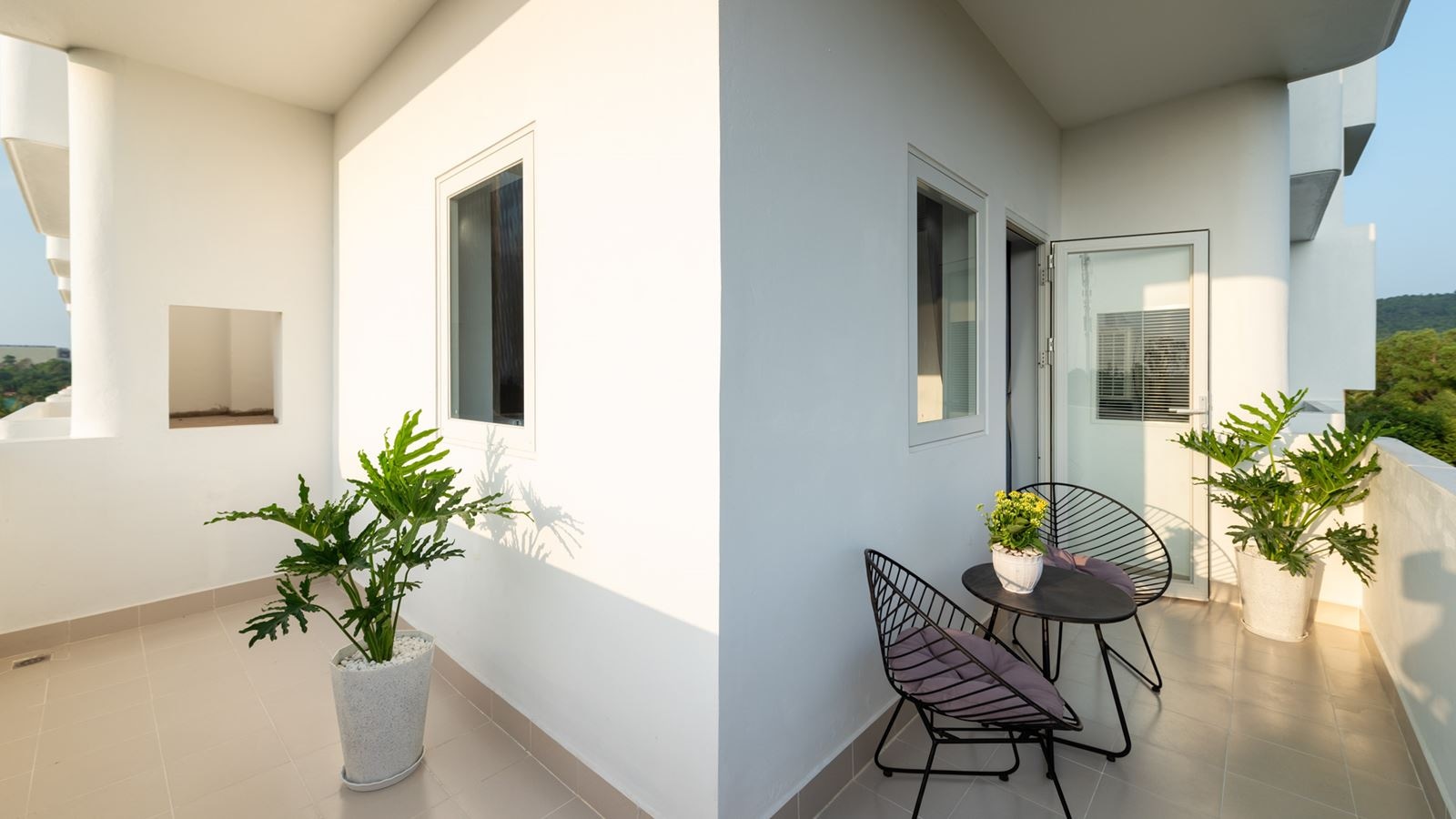 rooms-deluxe-triple-with-balcony