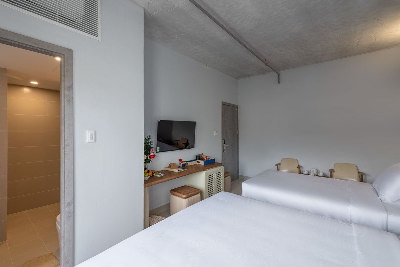 rooms-deluxe-with-balcony