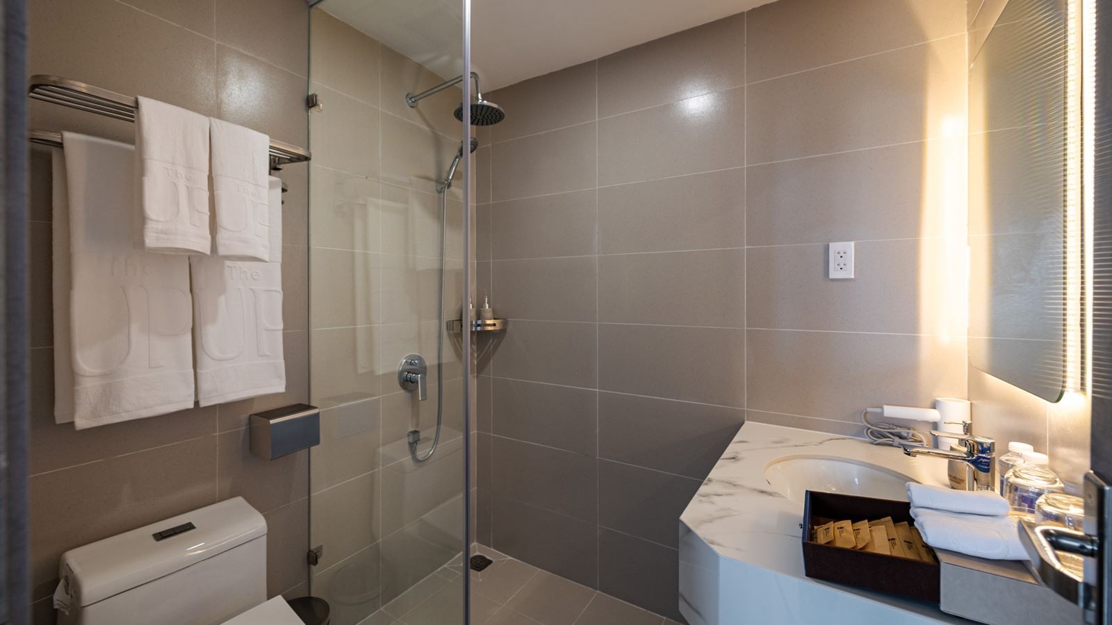 rooms-deluxe-triple-with-balcony