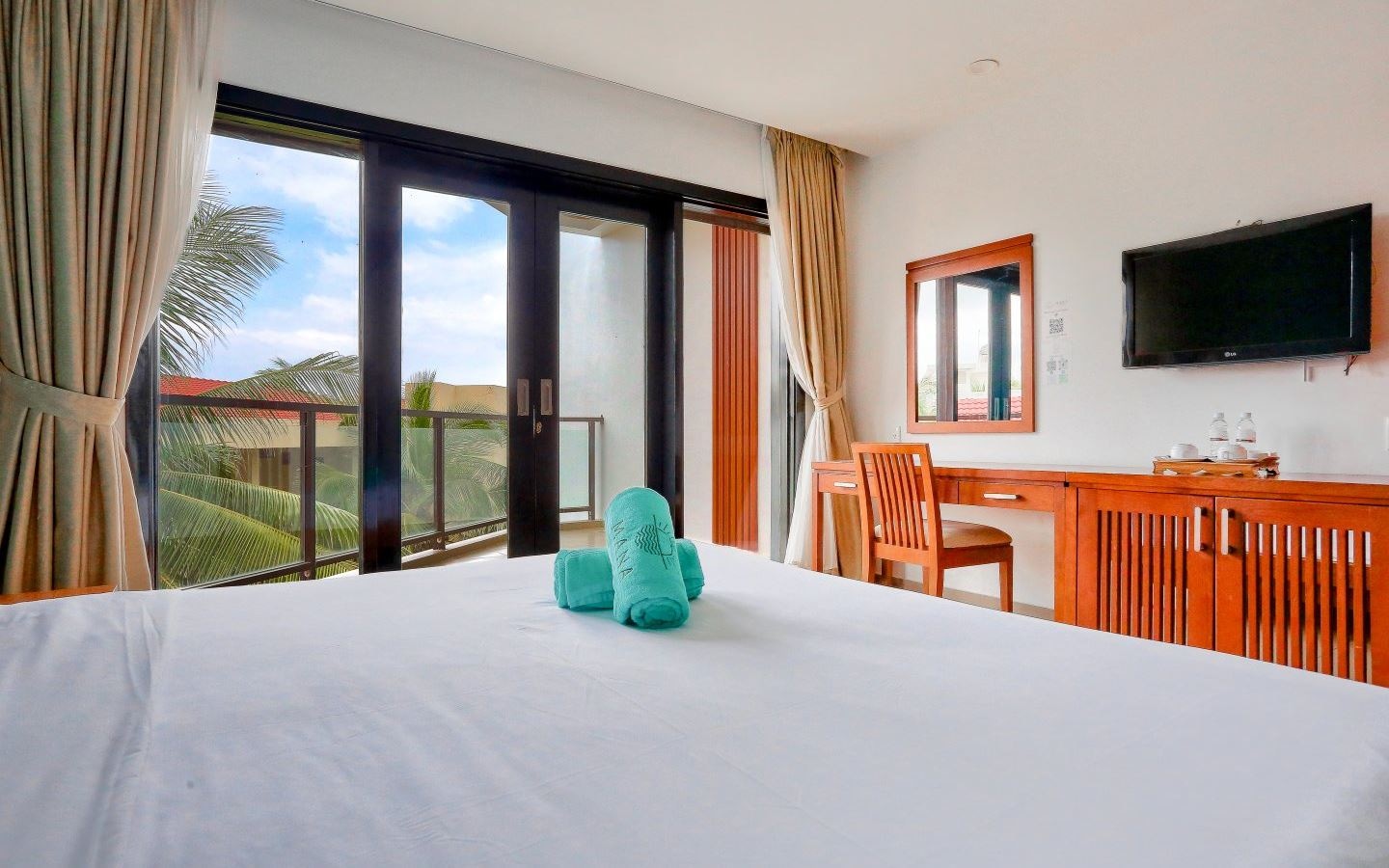 rooms-deluxe-balcony-garden-view-child-without-extra-bed