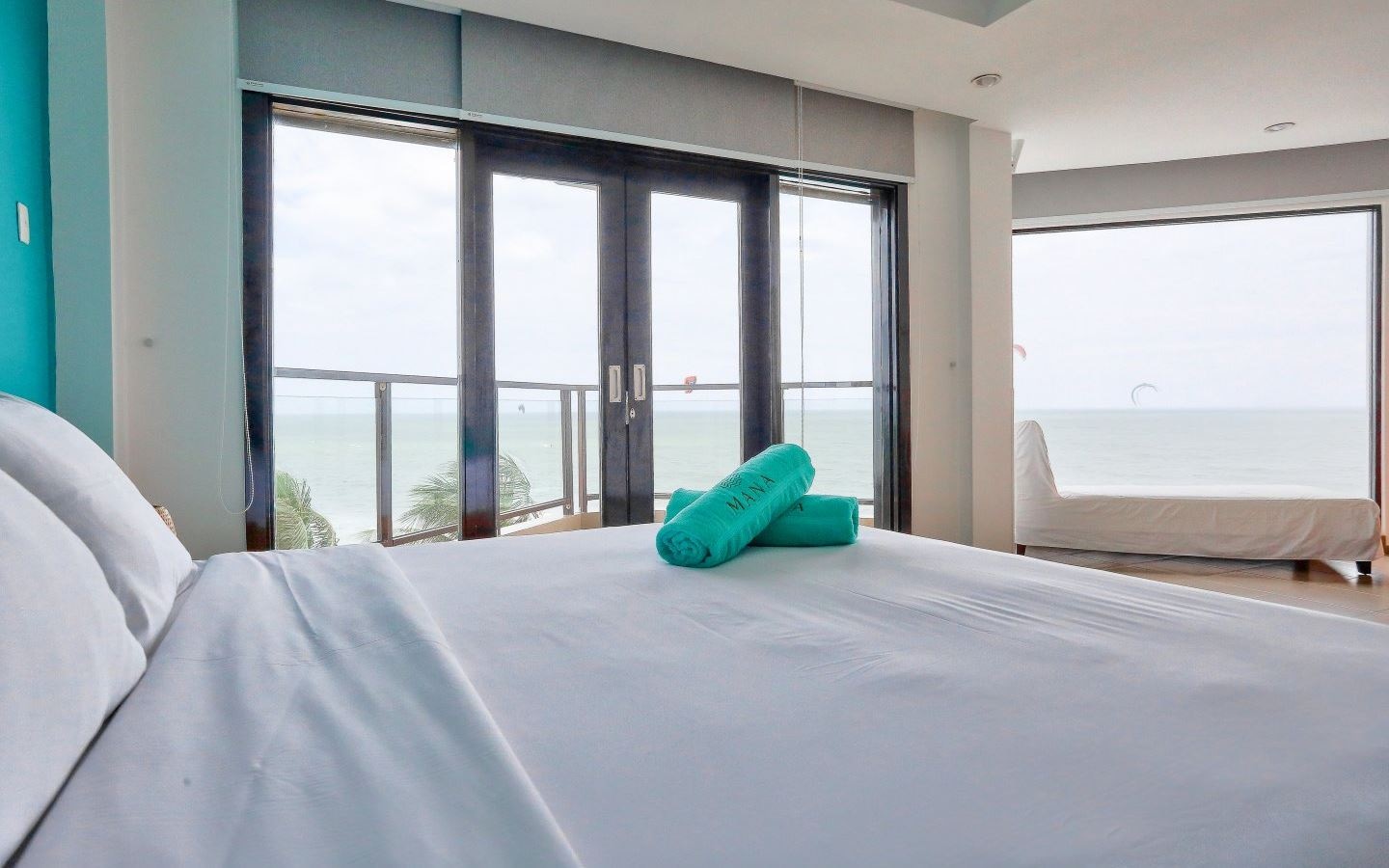 rooms-beachfront-suite-with-balcony-child-without-extra-bed