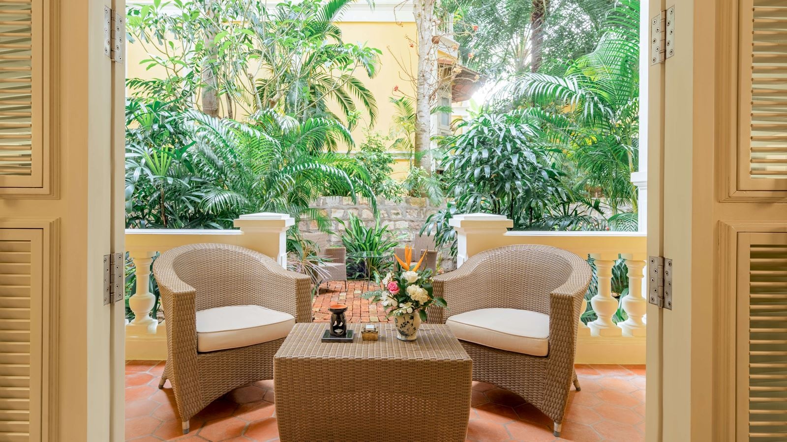 rooms-premier-garden-view