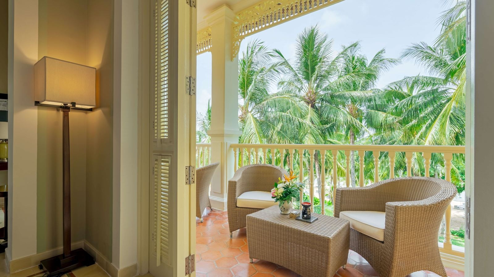 rooms-junior-ocean-suite