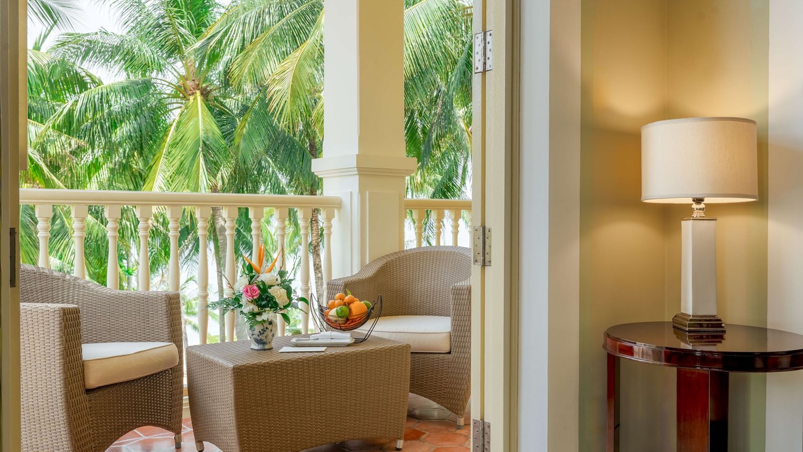 rooms-junior-ocean-suite