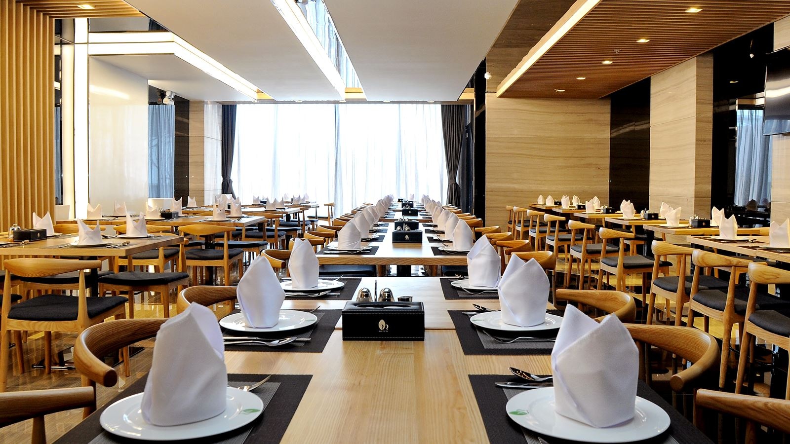 restaurants-yellow-restaurant