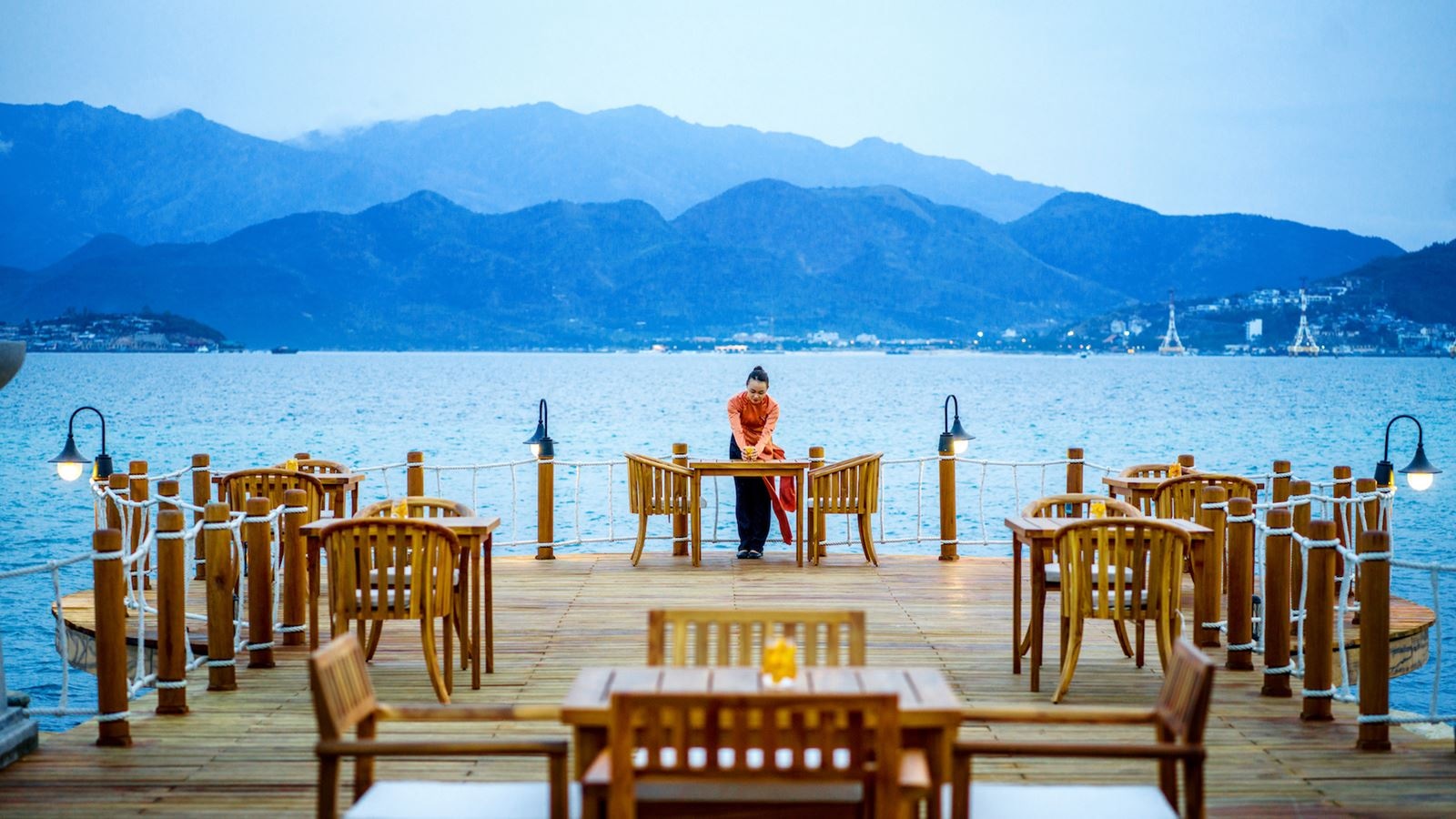 restaurants-wave-bar