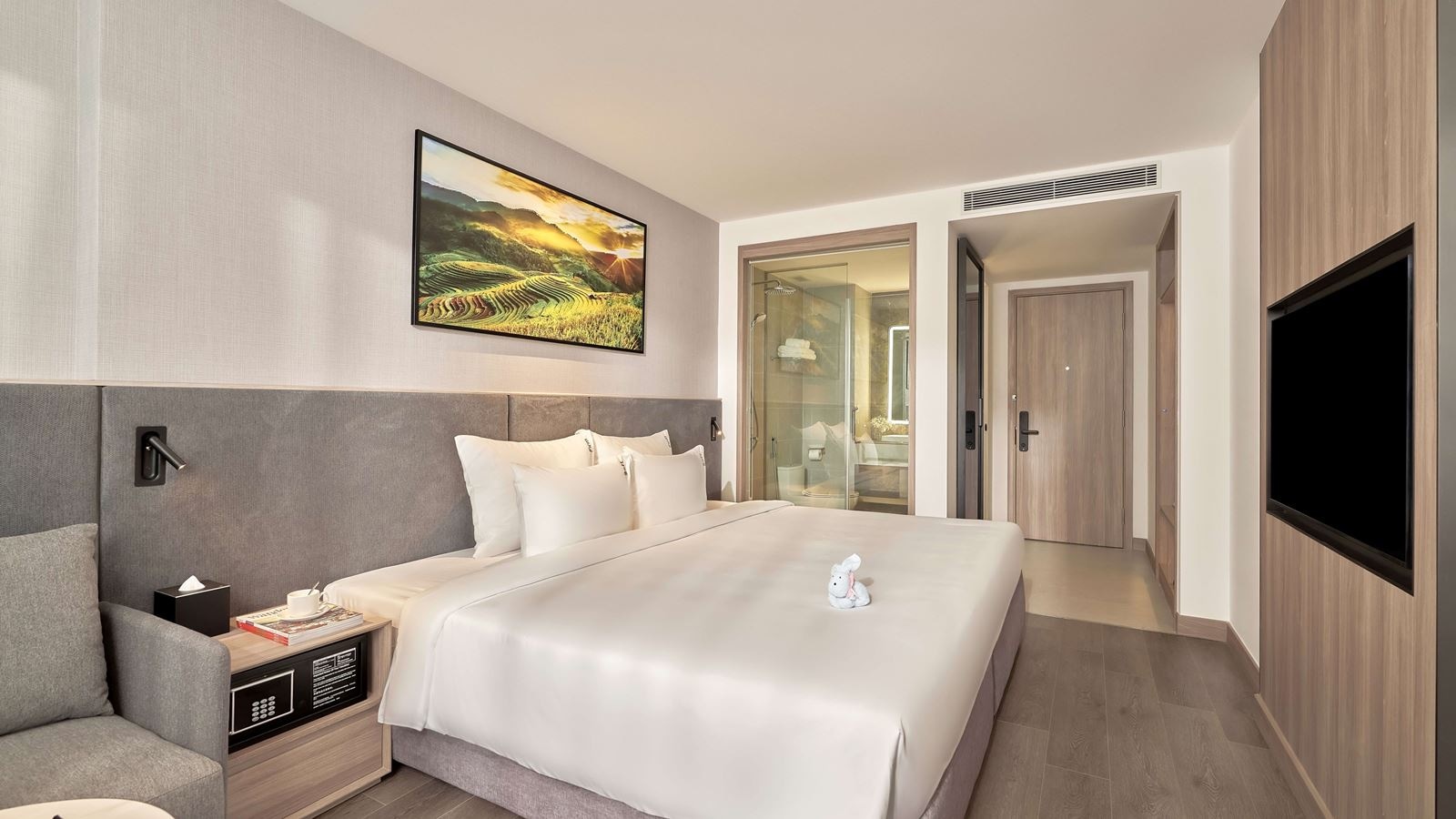 rooms-deluxe-city-view-with-balcony-no-extra-bed