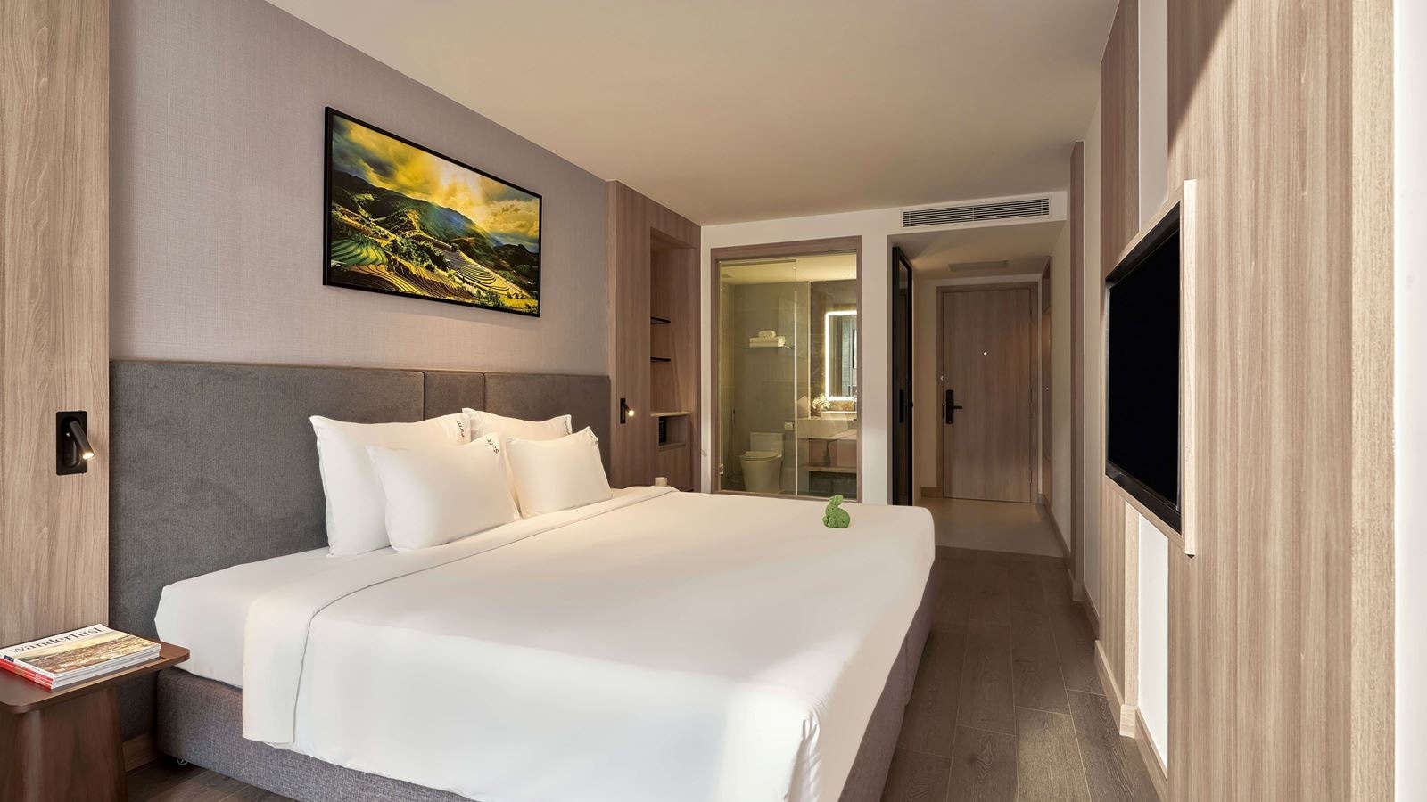 rooms-senior-deluxe-city-view-with-balcony-child-without-extra-bed