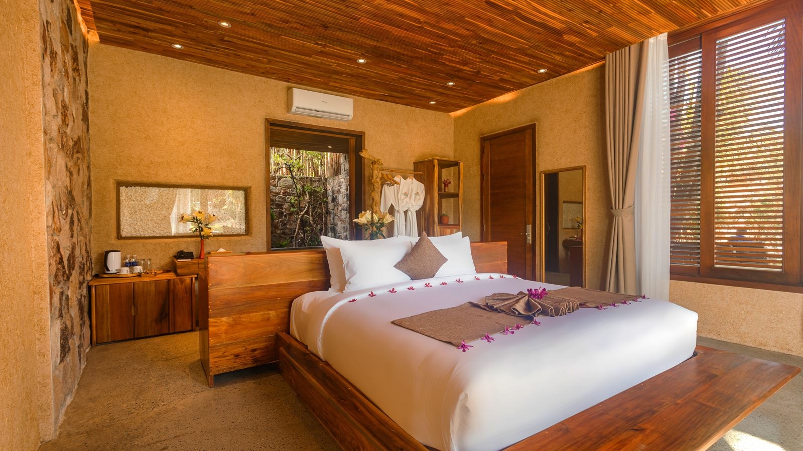 rooms-premium-bungalow-with-garden-view