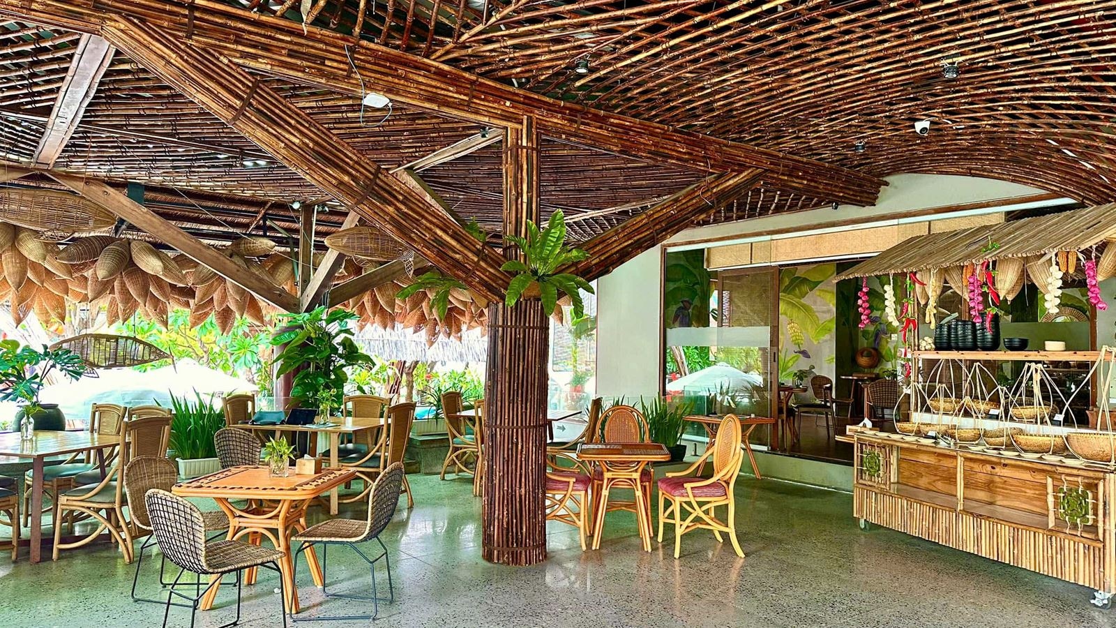 restaurants-the-light-restaurant