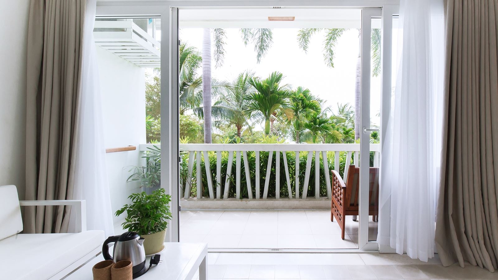 rooms-azul-pool-view