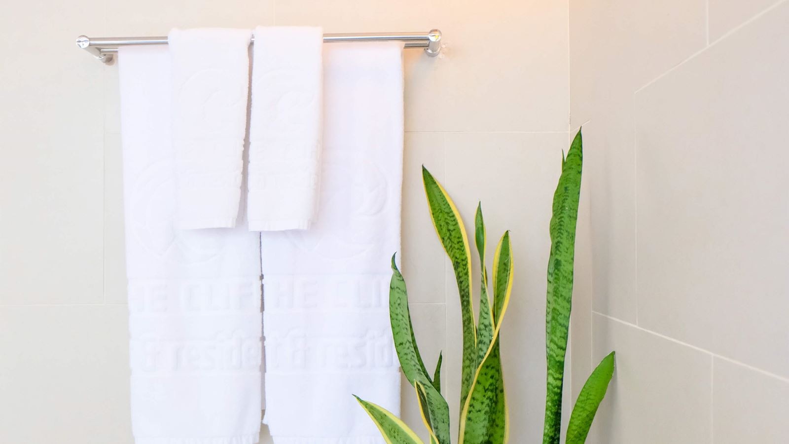 rooms-bungalow-garden-view