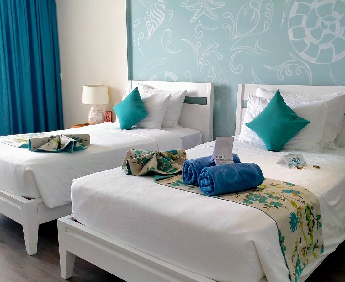 rooms-azul-pool-view