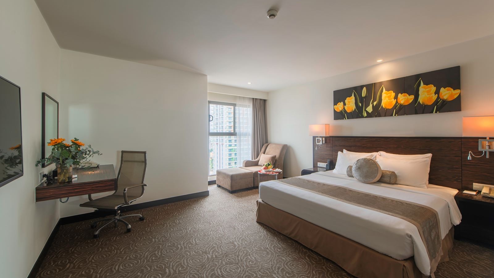 rooms-deluxe-city-view