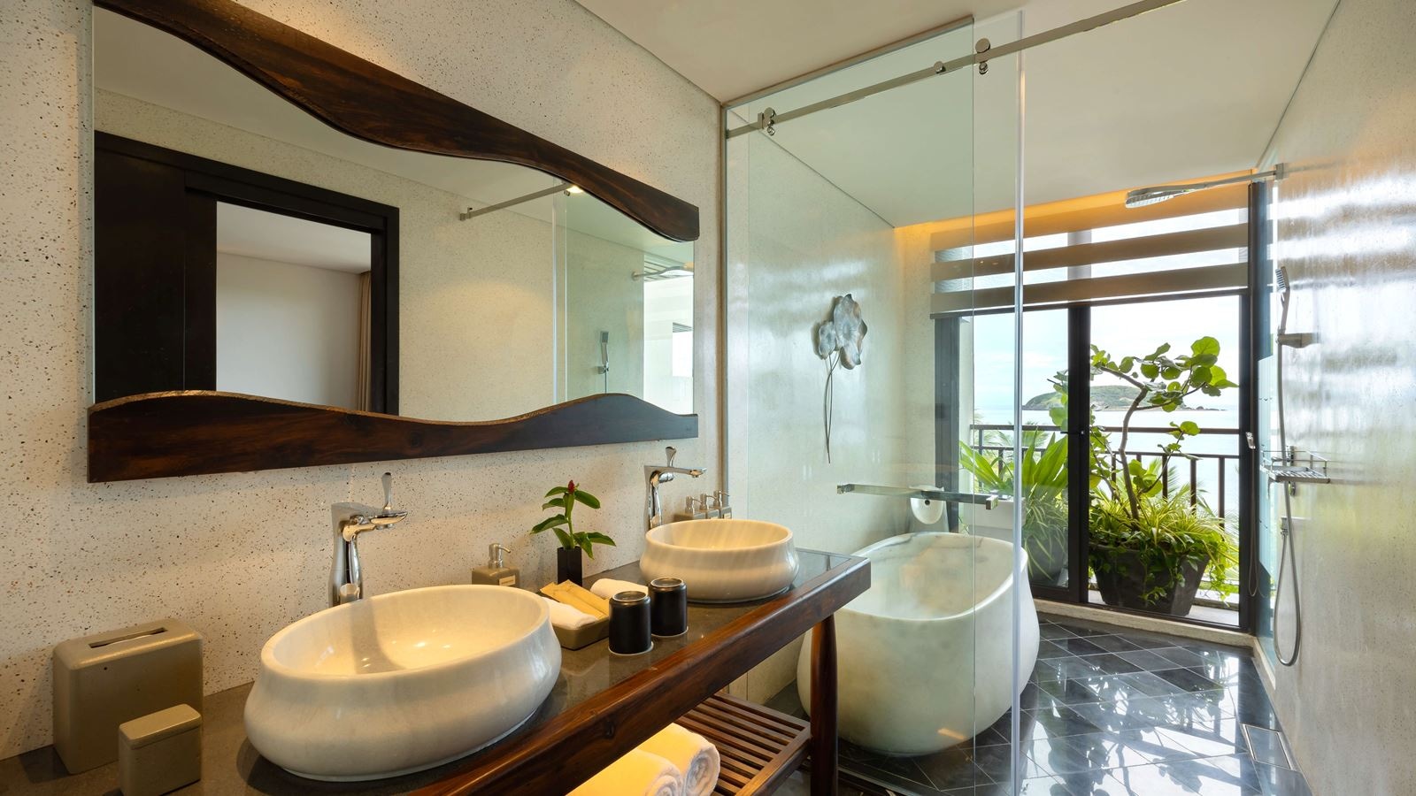 rooms-deluxe-ocean-view-with-children-themed-room